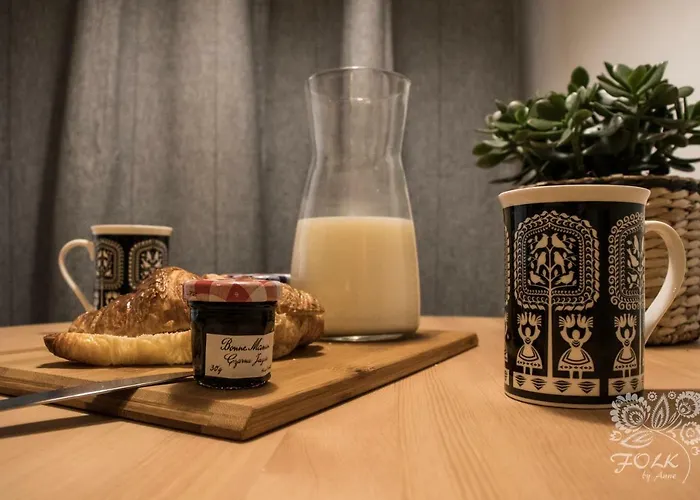 Folk By Anne Apartments & Rooms